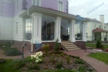 Безрамное остекление террасы в Новой Москве