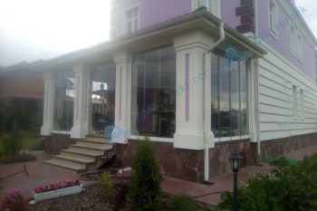 Безрамное остекление террасы в Новой Москве