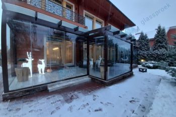 Испанское безрамное остекление в Московской области